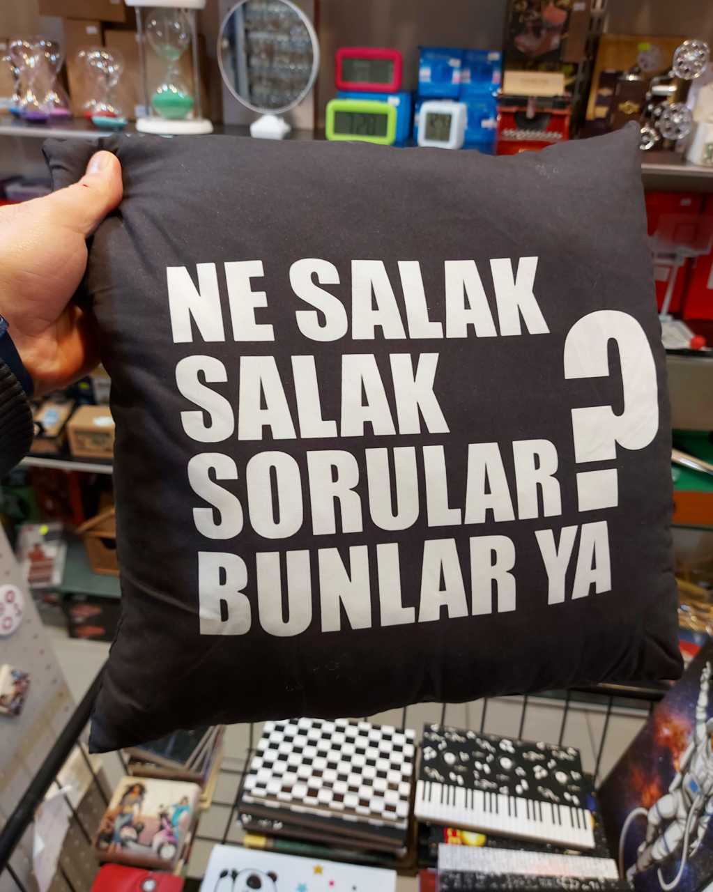 Ne Salak Salak Sorular Bunlar ?