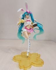 Sepetli Miku Figür