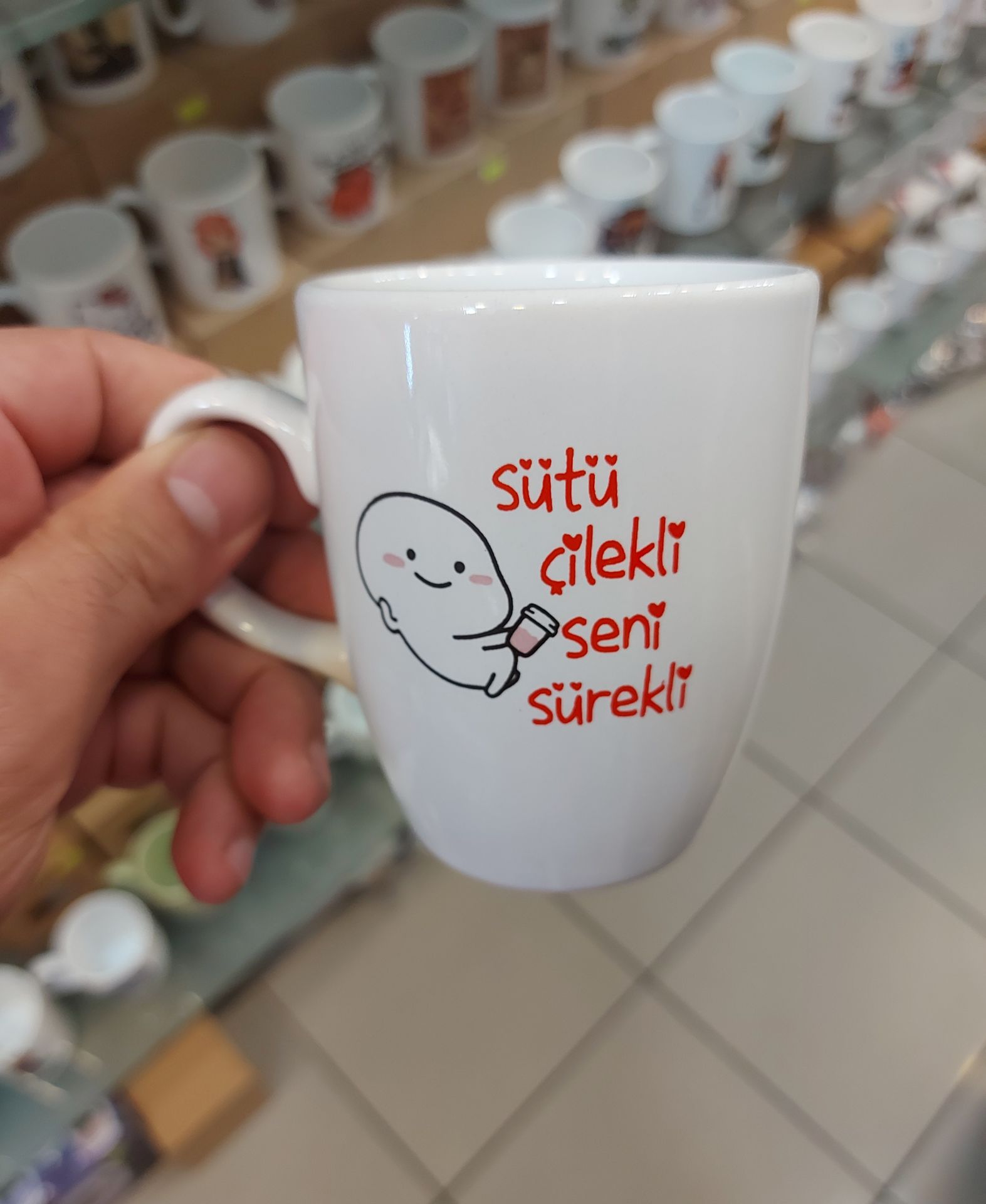 Sütü çilekli seni sürekli Kupa