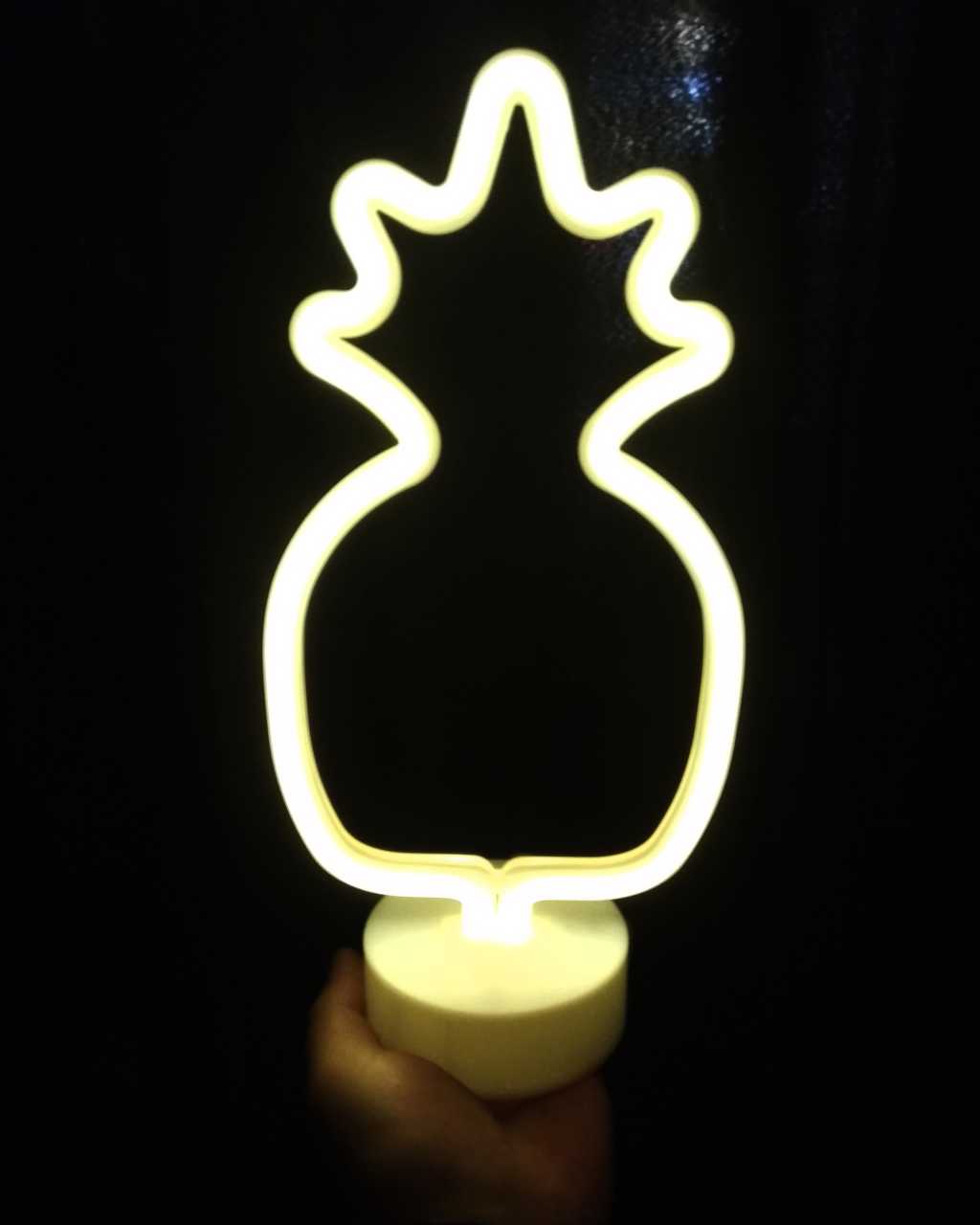 Ananas neon ışık