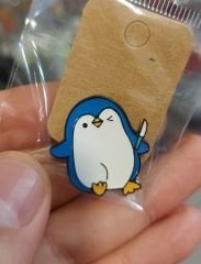 Bıçaklı Penguen Metal Rozet