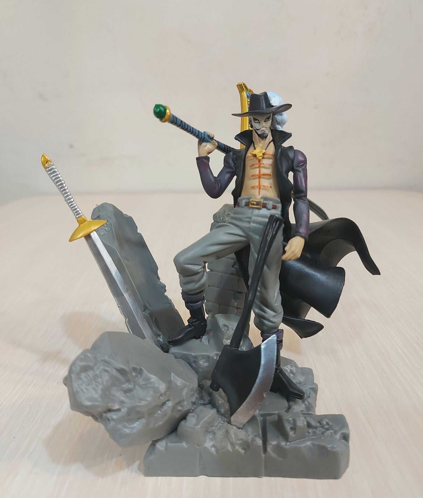One Piece Mihawk Figür