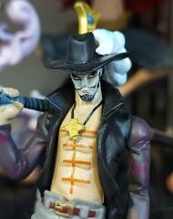 One Piece Mihawk Figür