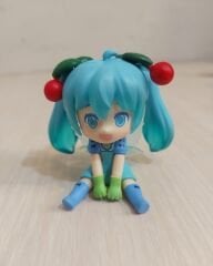 Oturan Miku Figür 2