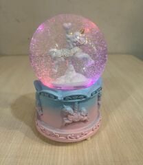 Unicorn Model Büyük Boy Püskürtmeli Kar Küresi