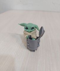 Baby Yoda Figür Çöp