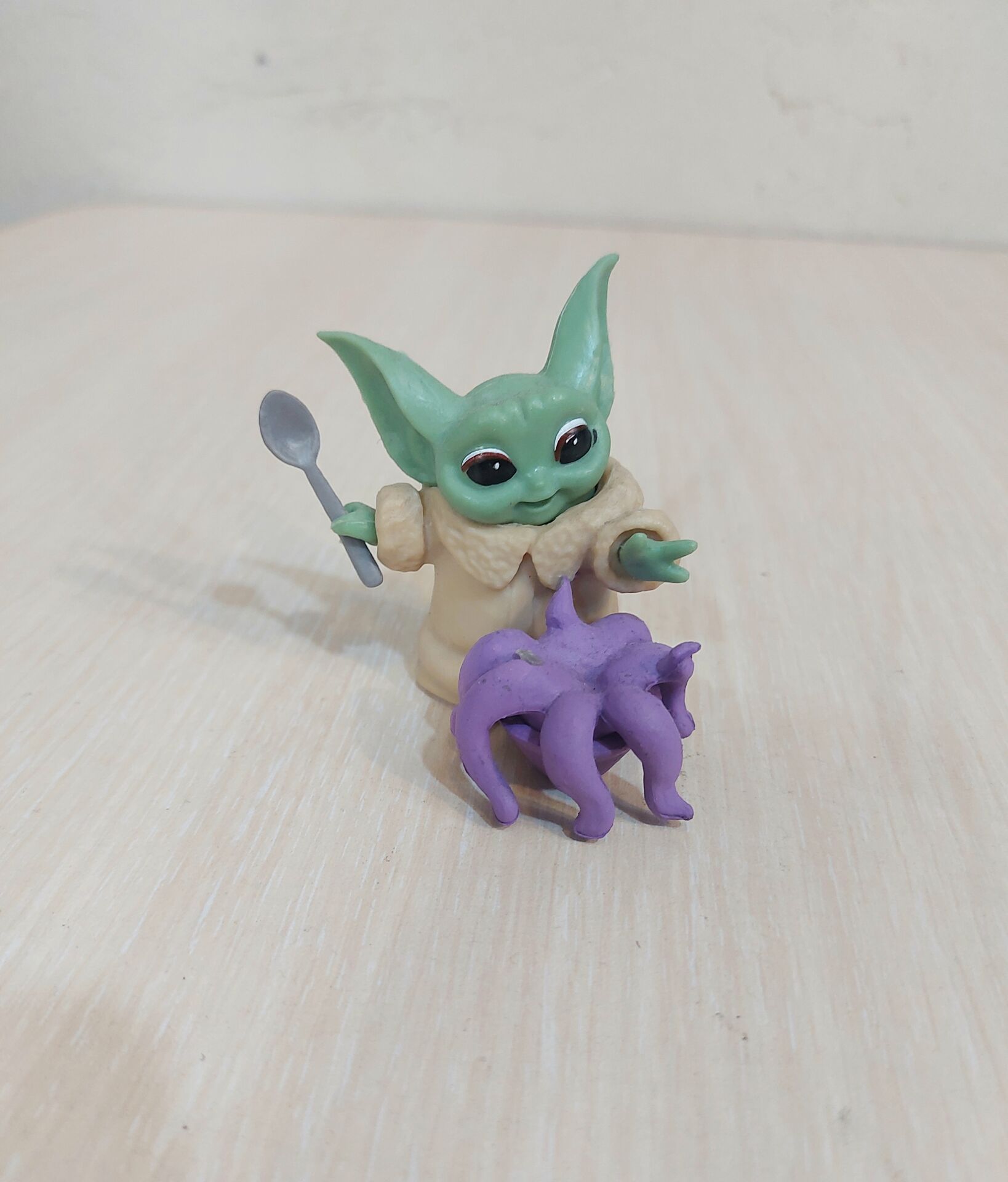 Baby Yoda Figür Mor