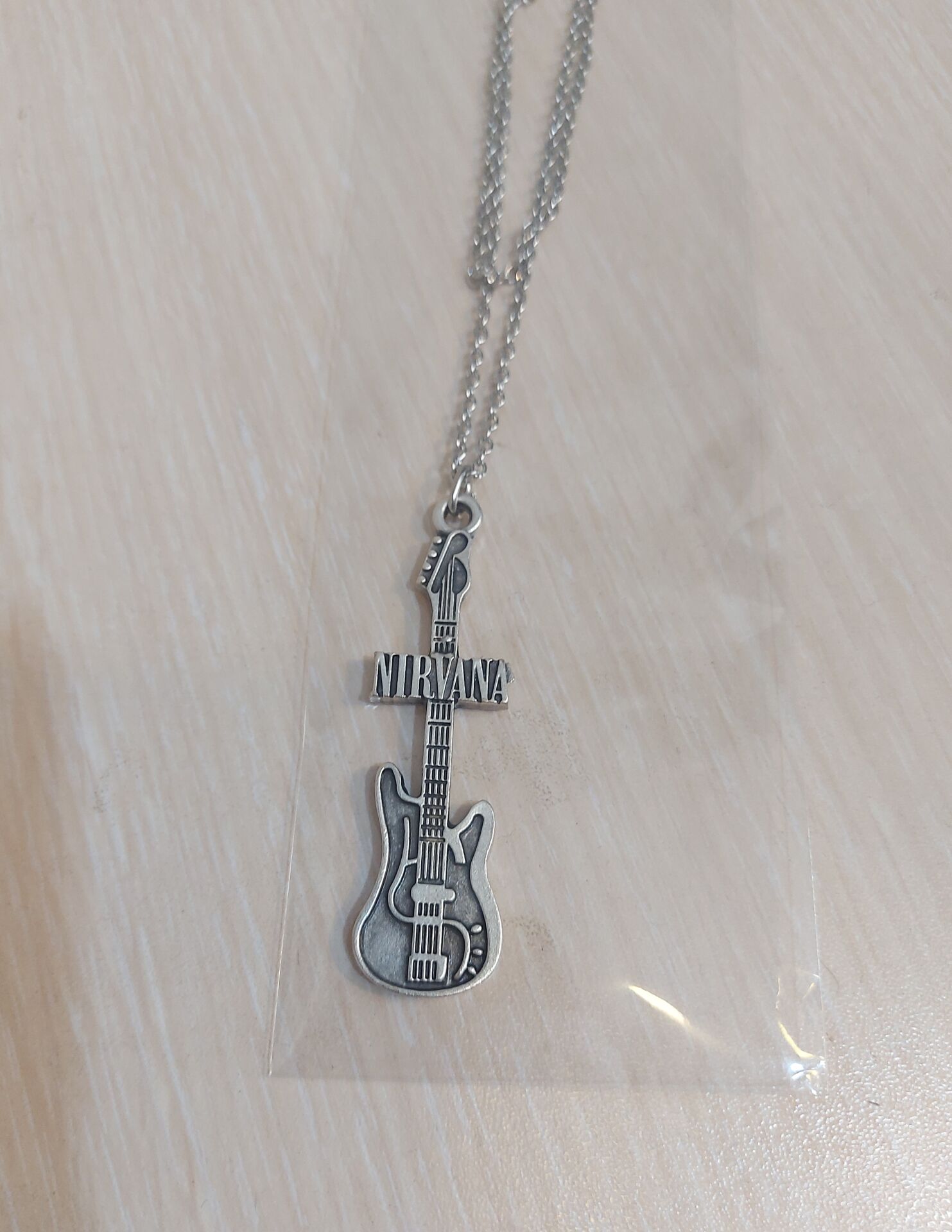 Nirvana Gitar Kolye