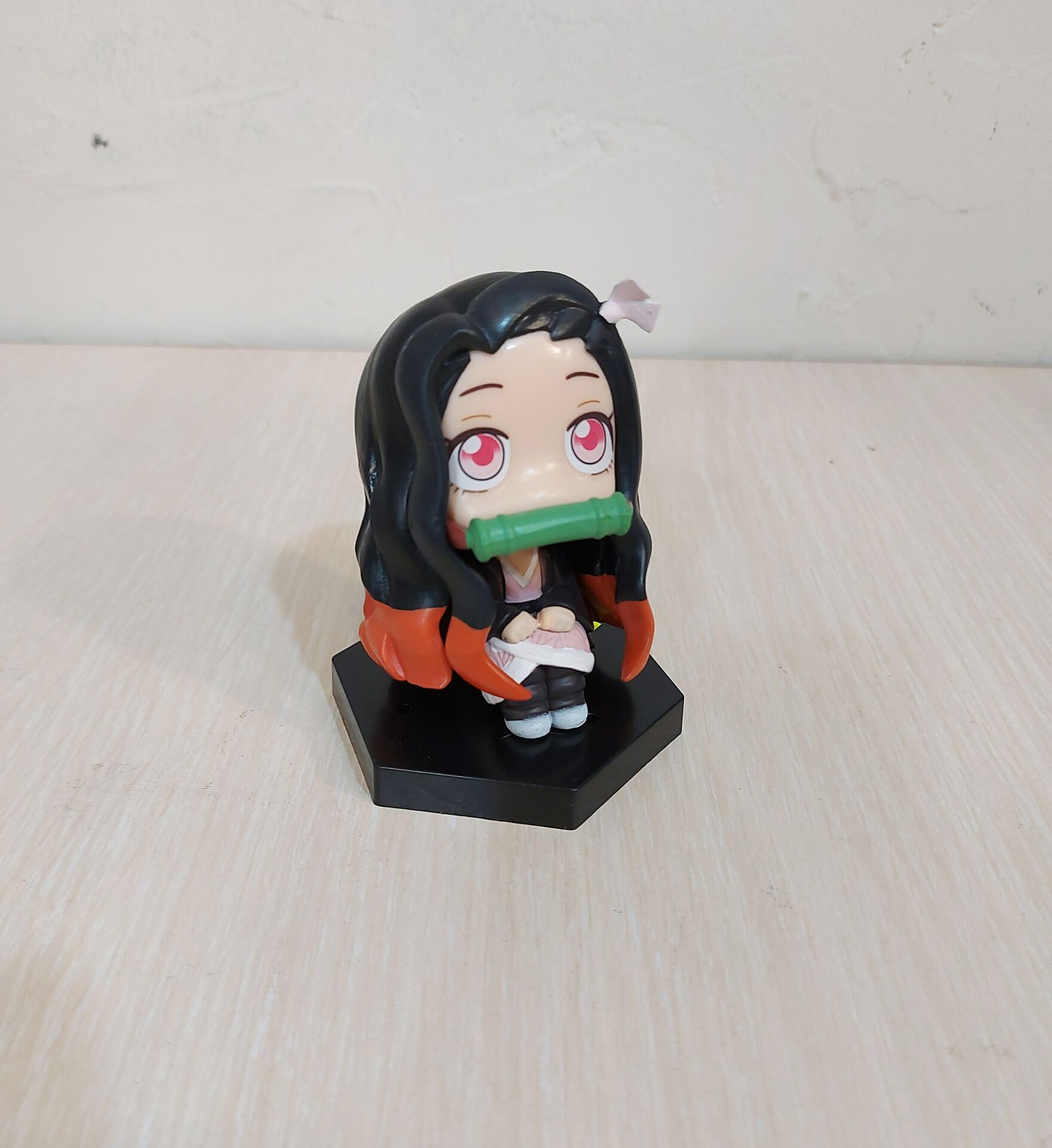 Demon Slayer Nezuko Oturan Model Figür