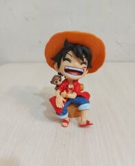 One Piece Oturan Luffy Figür