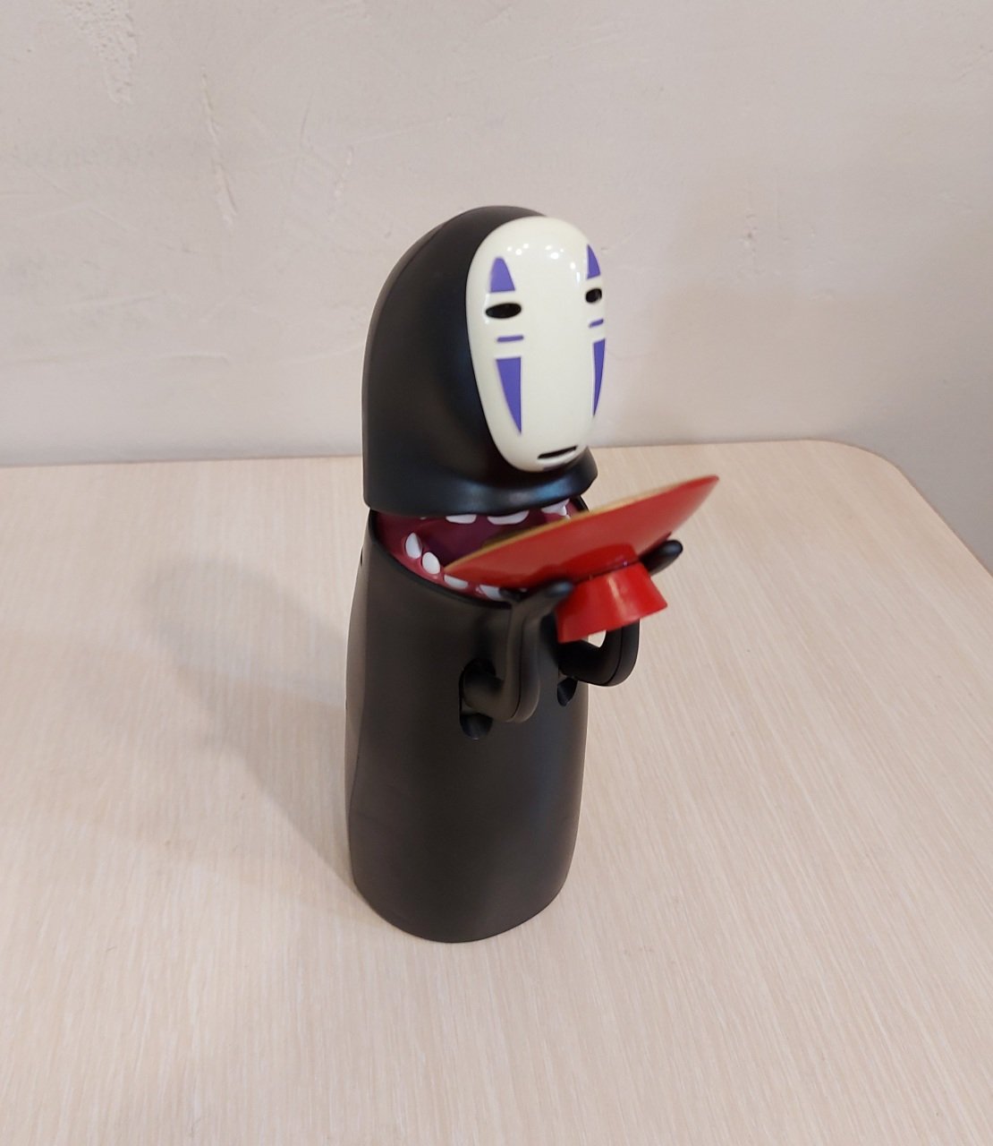 Ruhların Kaçısı Para Yiyen Kumbara