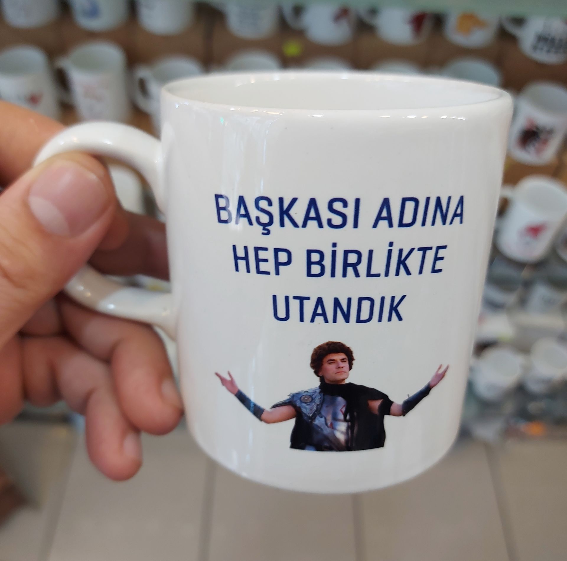 Başkası Adına Hep Birlikte Utandık Bardak