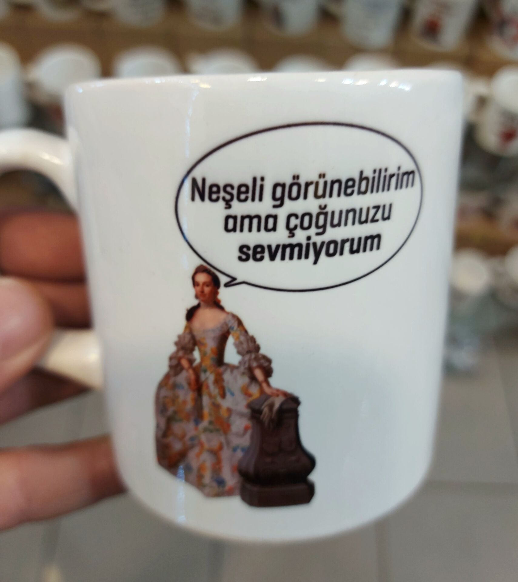 Neşeli Görünebilirim Bardak