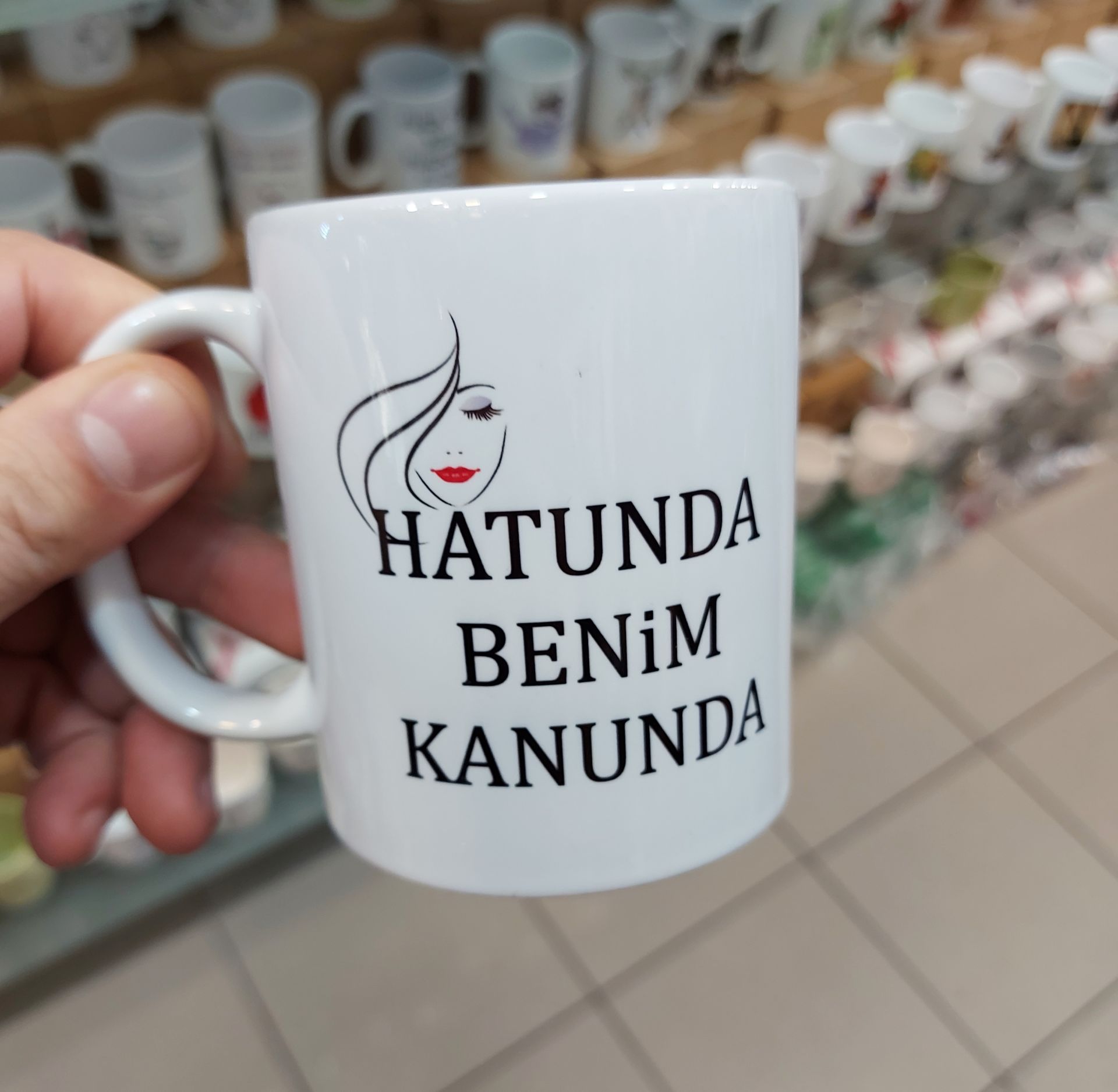 Hatunda Benim Kanunda Bardak