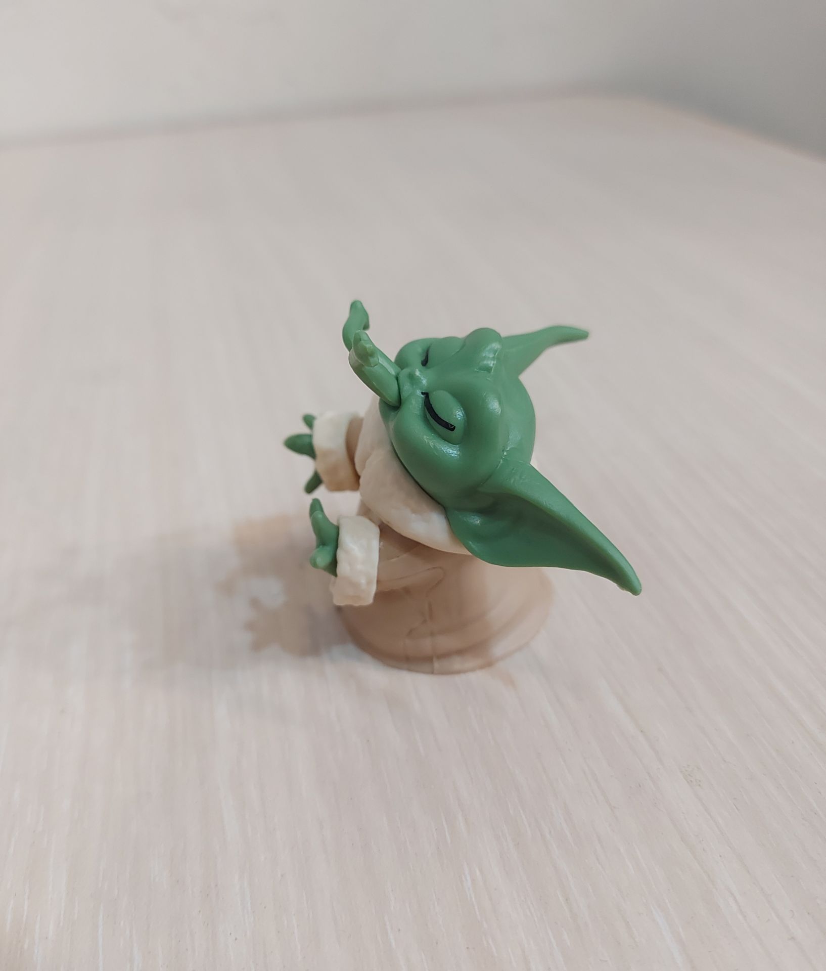 Baby Yoda Figür