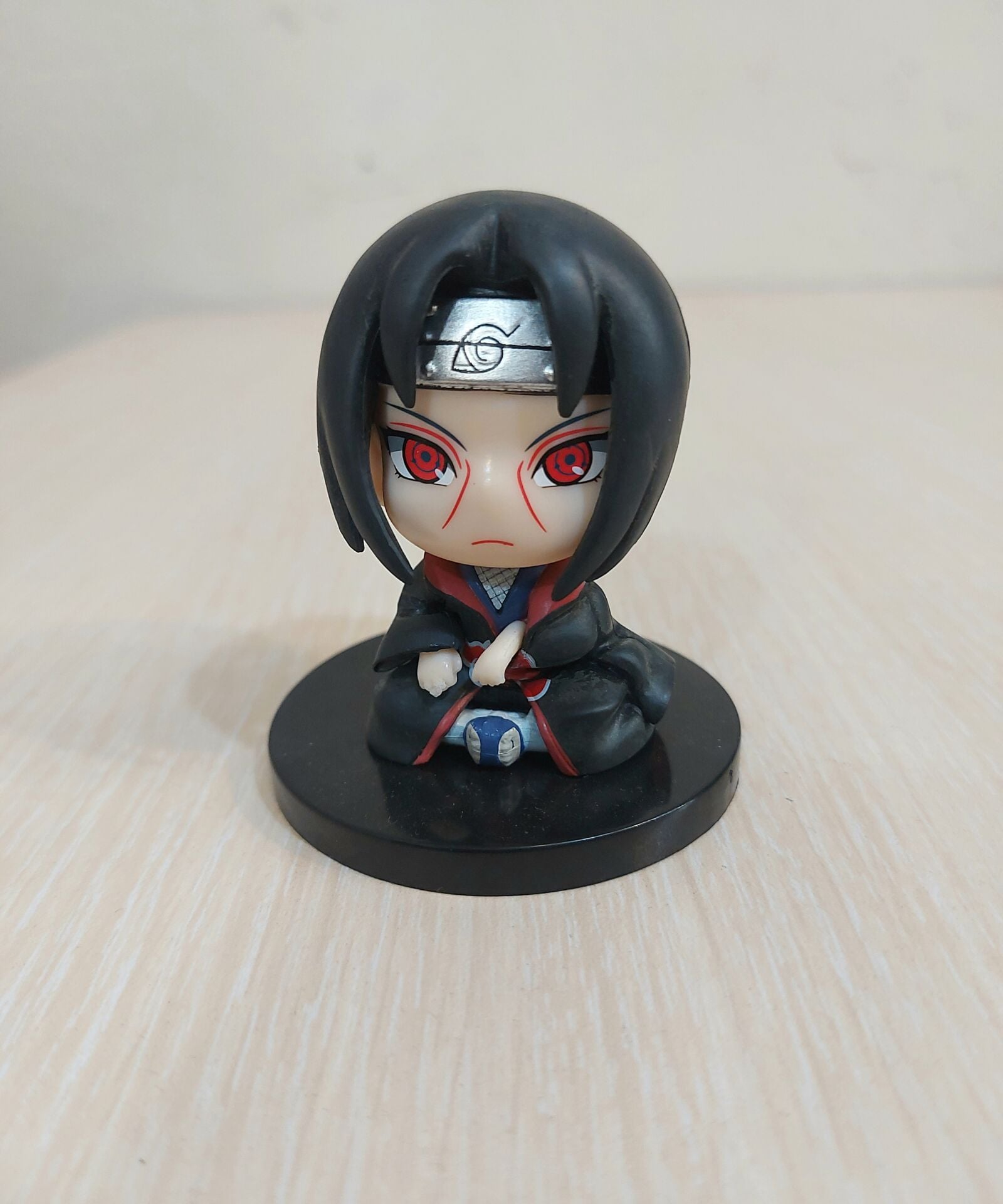 Naruto Oturan İtachi Figür