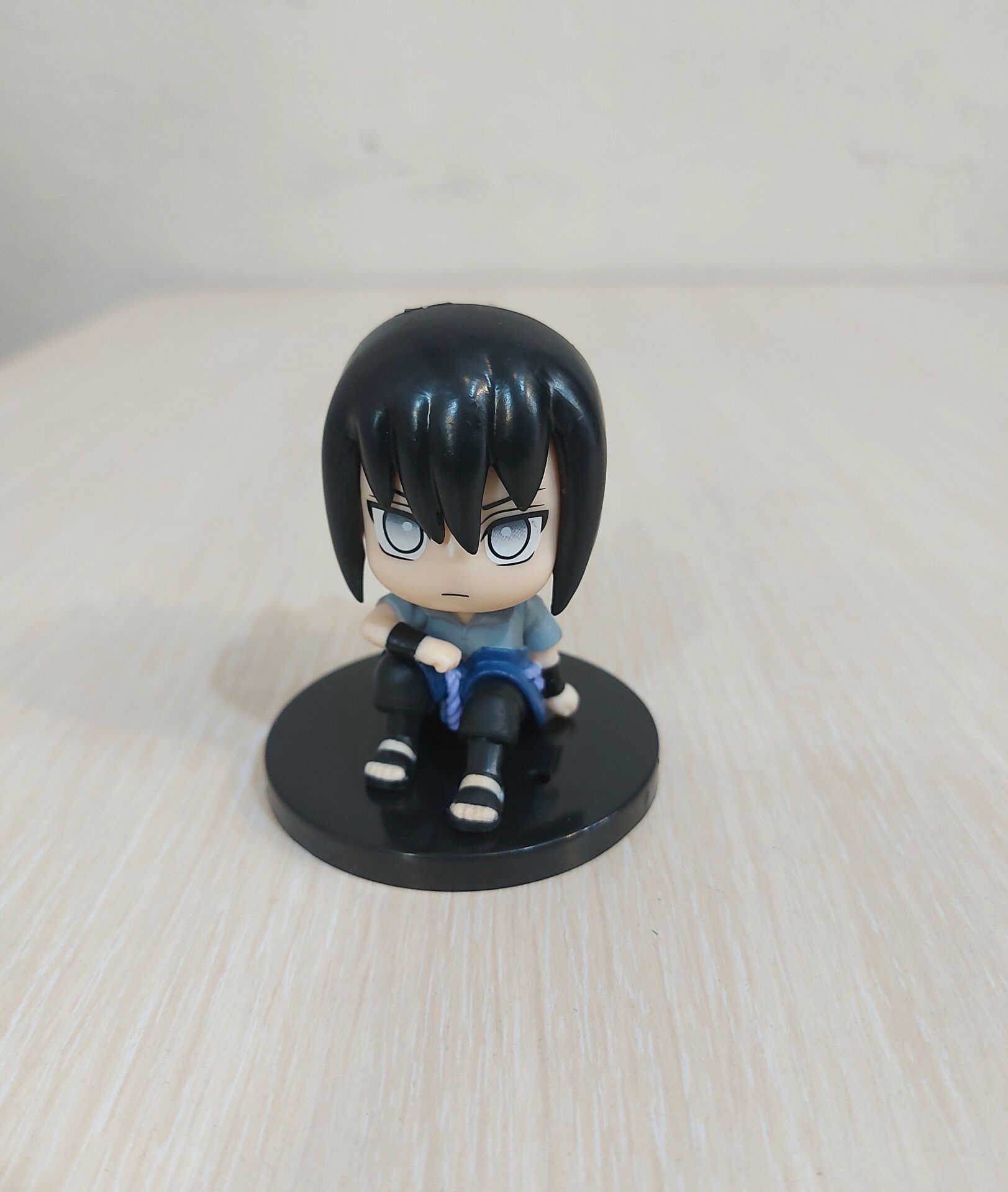 Naruto Sasuke Oturan Figür